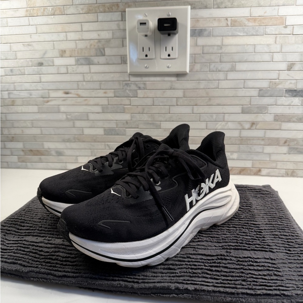 Hoka Clifton 10 Wide (Black and White)